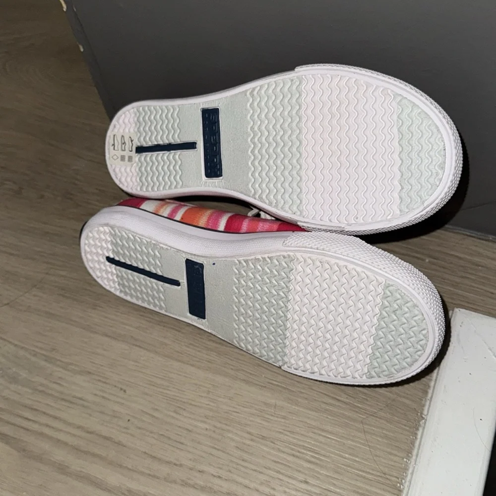 Sperry brighten up